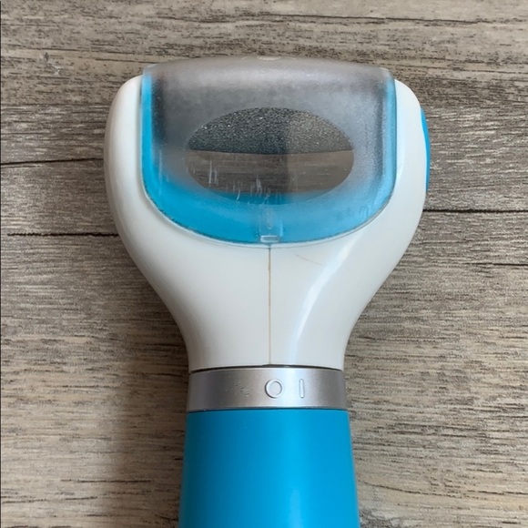 Amopé Pedi Perfect Electronic Foot File For At Home Pedicures - Picture 5 of 13